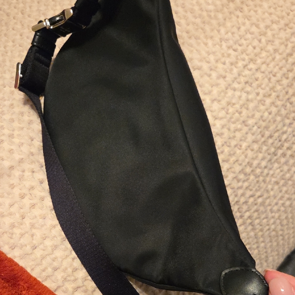 kate spade black nylon waist bag with gold zippers - Picture 9 of 9